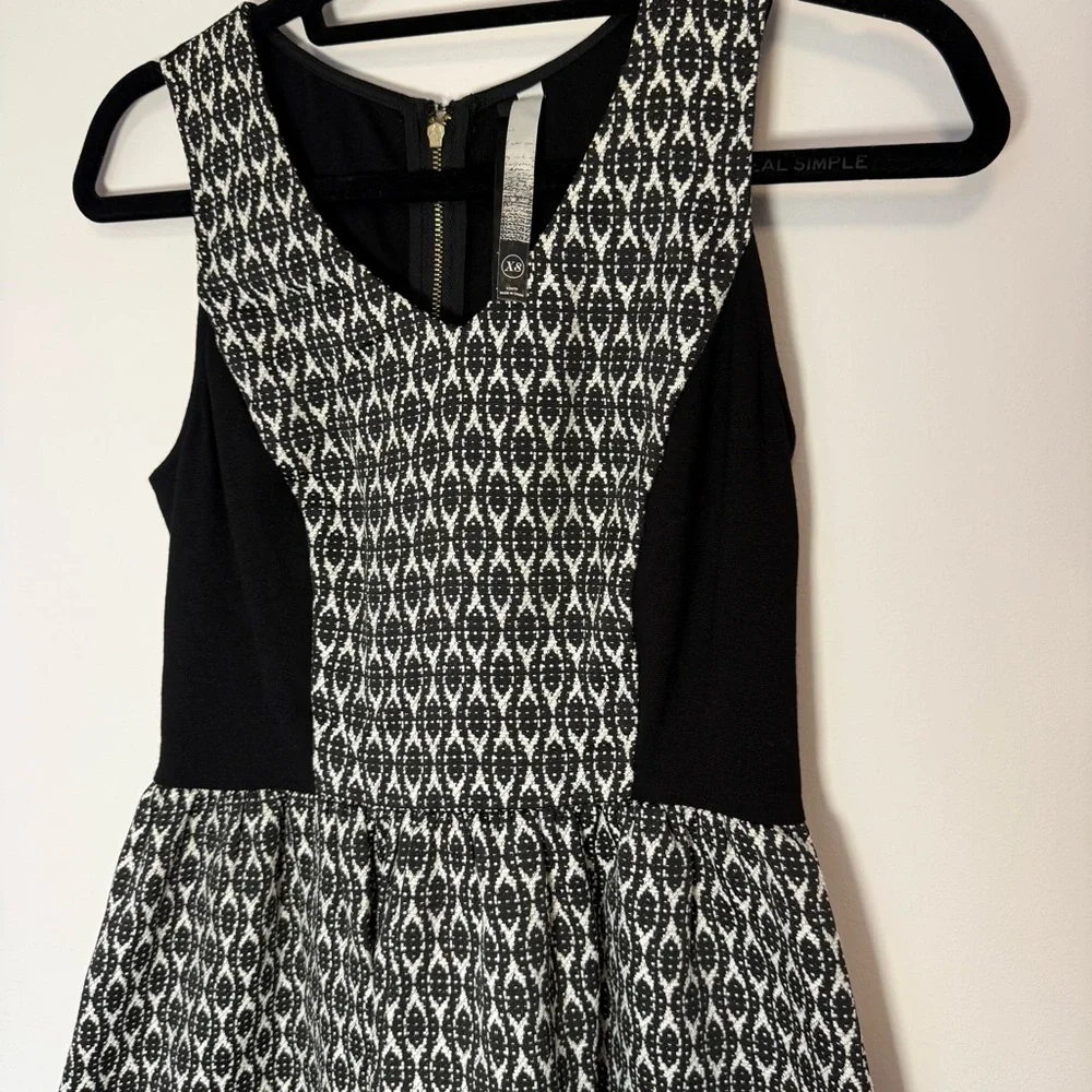 Kensie Elegant Black and White Patterned Dress Size XS